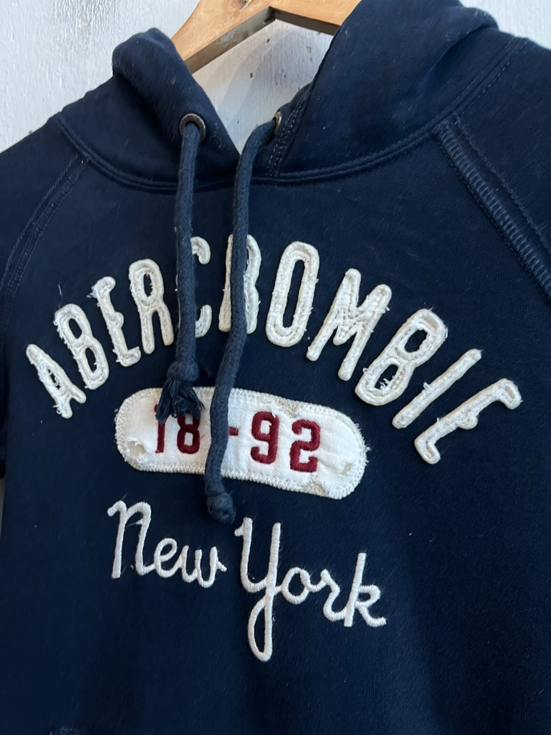 아베크롬비 아플리케 그런지 후드티 네이비 우먼즈 상품이미지2