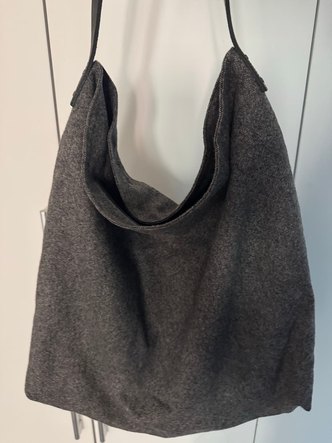모노프리베 Textured Wool Big Tote Charcoal  상품이미지2