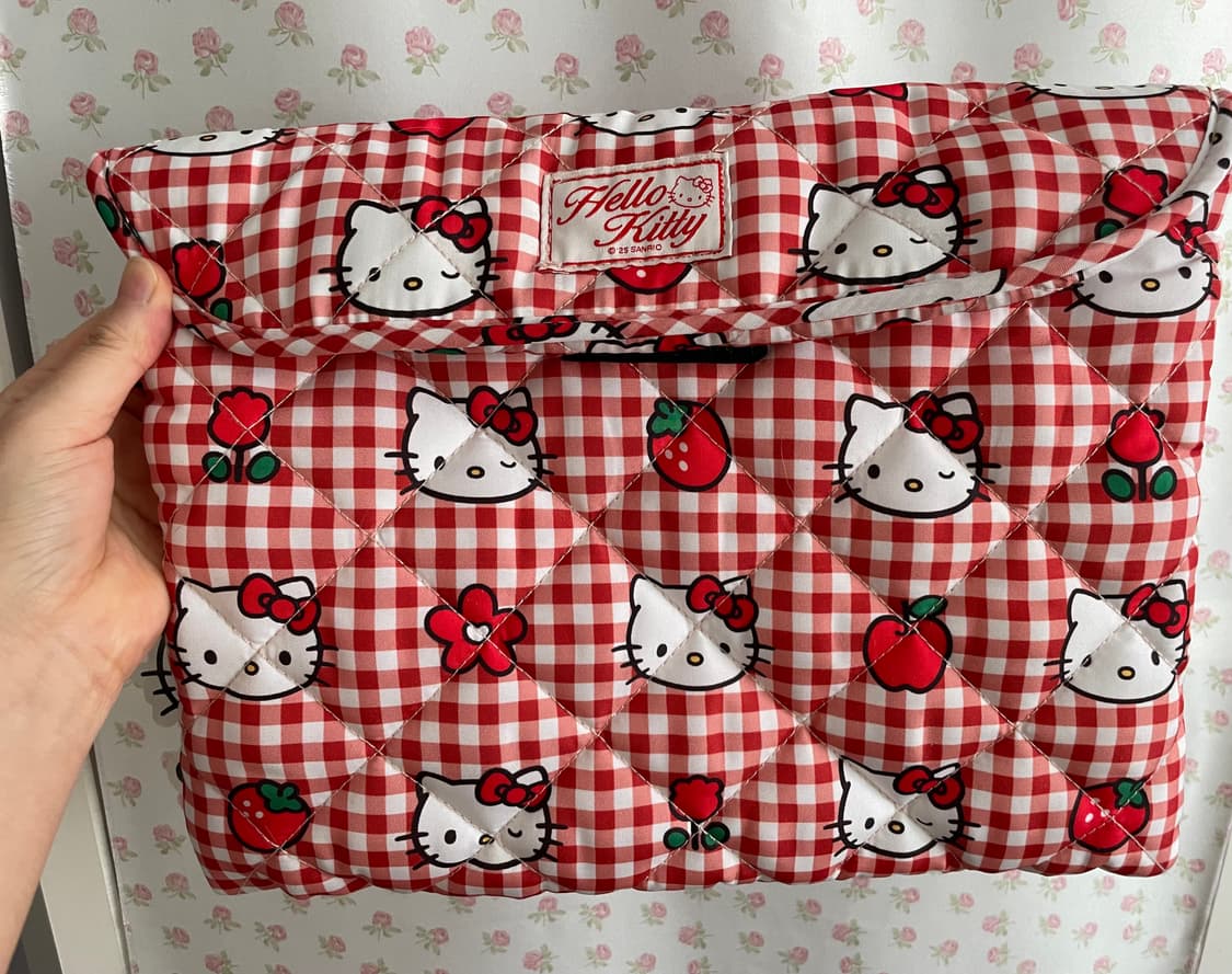 (택달린 상품) 스파오 헬로키티 테블릿 아이패드 파우치 (free) 상품이미지1