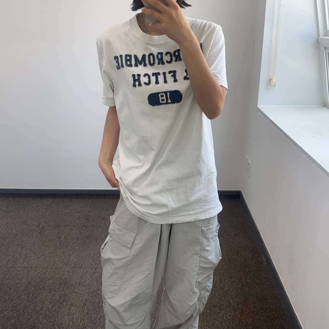 Abercrombie 아베크롬비 스펠아웃로고 아이보리 반팔  상품이미지2