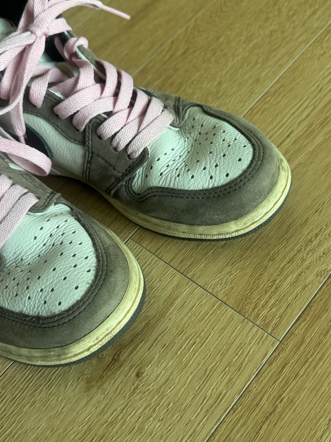 나이키 에어조던1 하이 트래비스스캇 240cm 상품이미지6