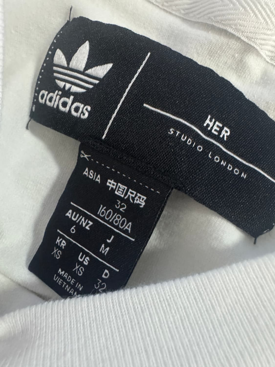 여성 아디다스 X HER Studio London 플라워 반팔 티셔츠 상품이미지3