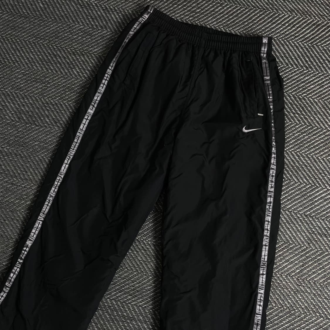 나이키 사이드 스우시 블랙 와이드 기모 트랙 팬츠y 3679 상품이미지1