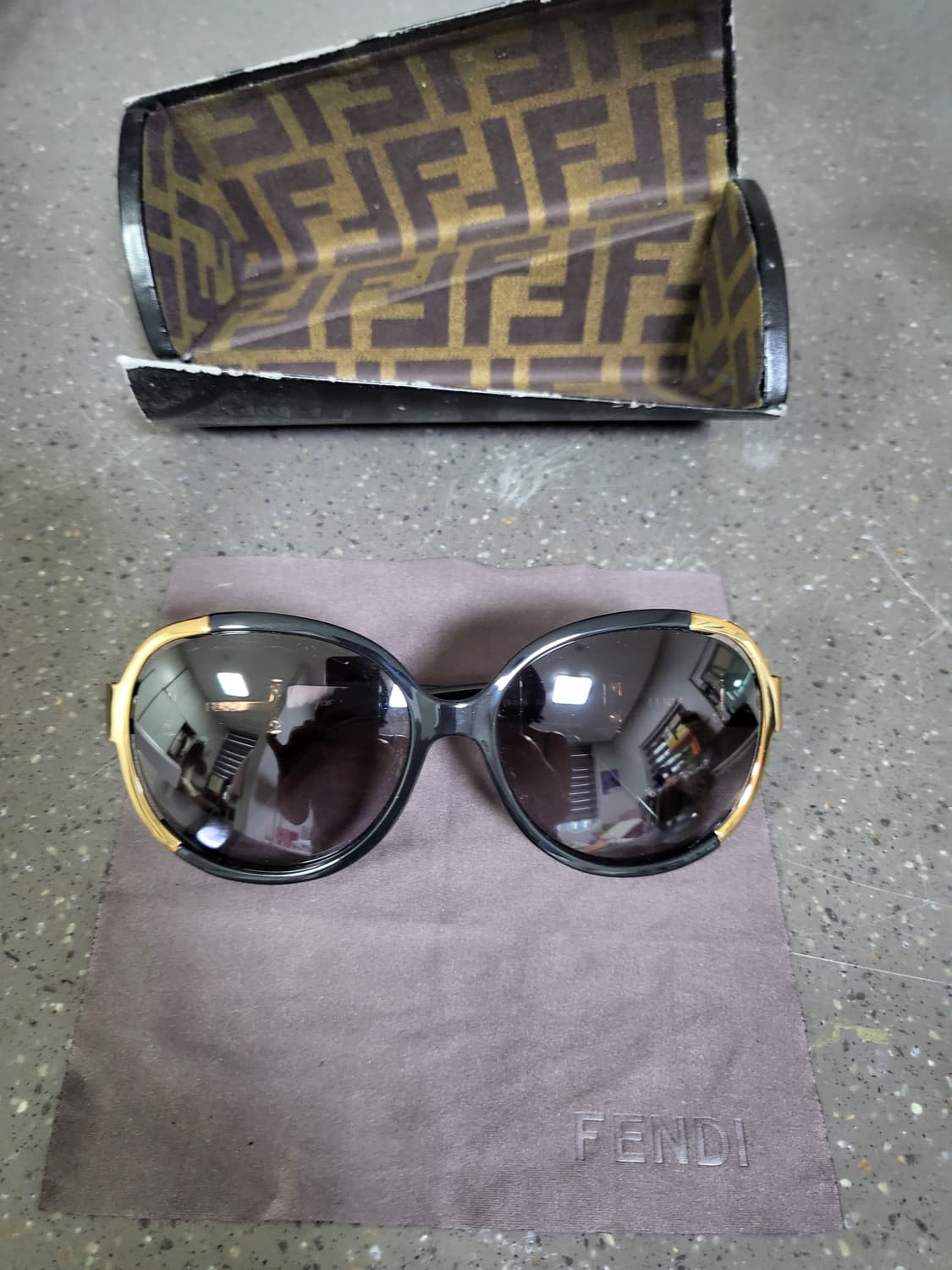 남녀공용(새제품 정품 Fendi)일본구매 한번도 착용안한 새제품 상품이미지3