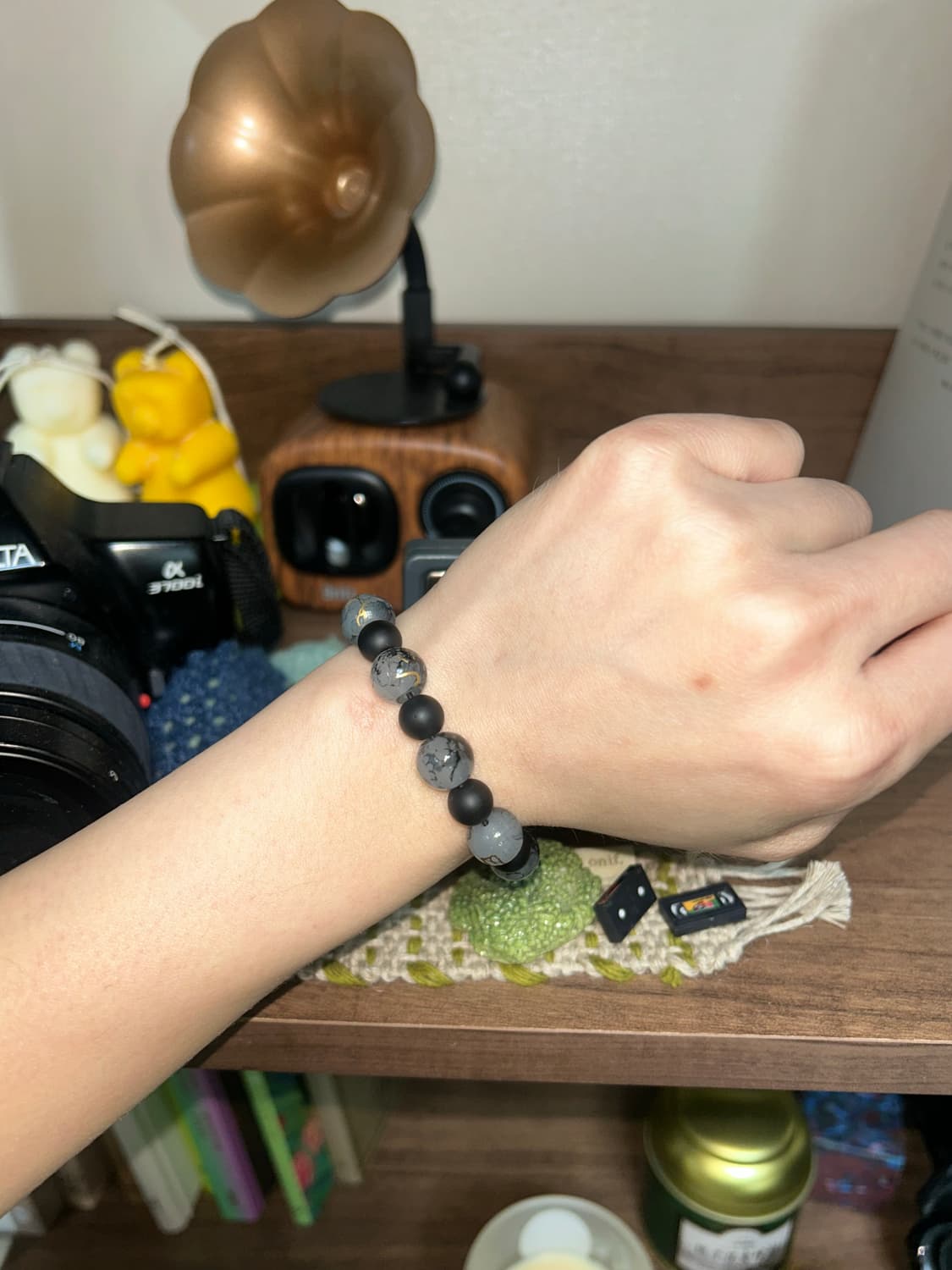 [핸드메이드] • 팔찌 • 우리의 밤은 짧아서 상품이미지3