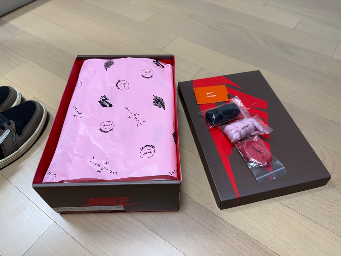 조던 1 로우 스캇 모카 상품이미지9