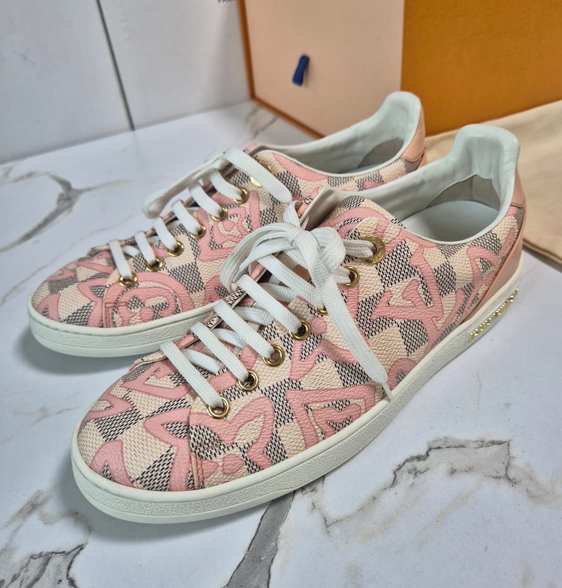 (정품) 루이비통 아주르 타히티엔느 한정판 스니커즈 37.5 상품이미지2