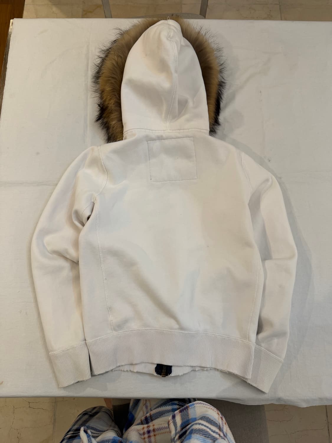 아베크롬비 y2k 울프죠 퍼 후드집업 화이트 상품이미지3