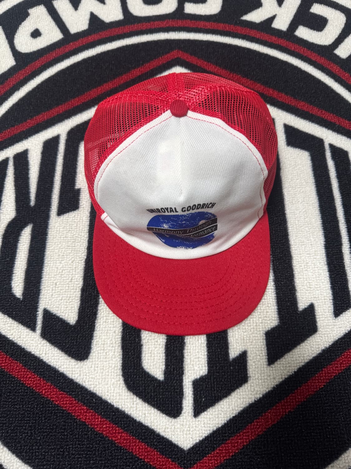 유니로얄 굿리치 하모니 쓰루 퍼포먼스 트러커 메쉬 트러거 햇 화이트 레드 상품이미지1