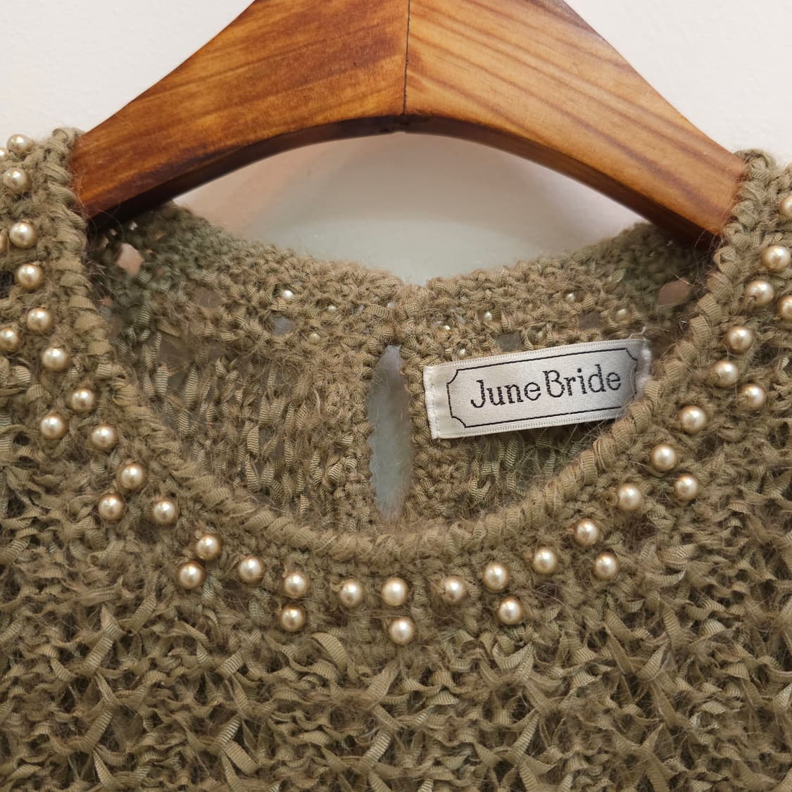 카키 울혼방 진주넥 테이프사 여성 니트 상품이미지3