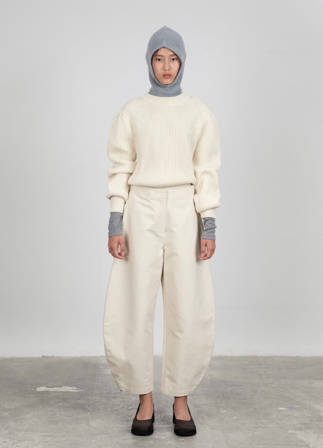 아모멘토 ss 커브드 레그 팬츠 curved leg pants 상품이미지3