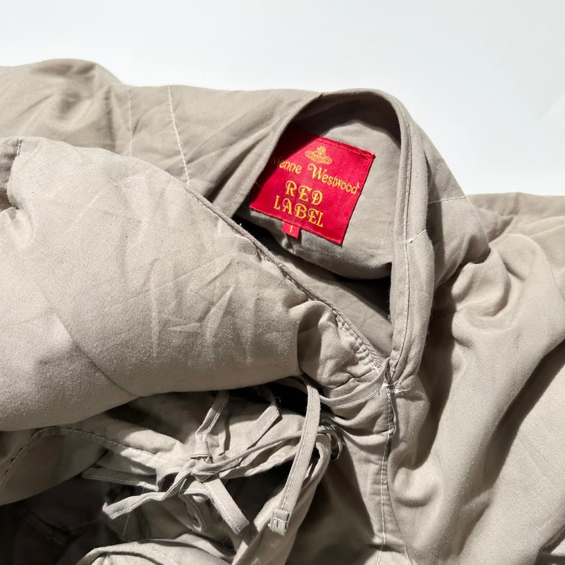 비비안 웨스트우드 언발란스 다운 패딩 상품이미지5