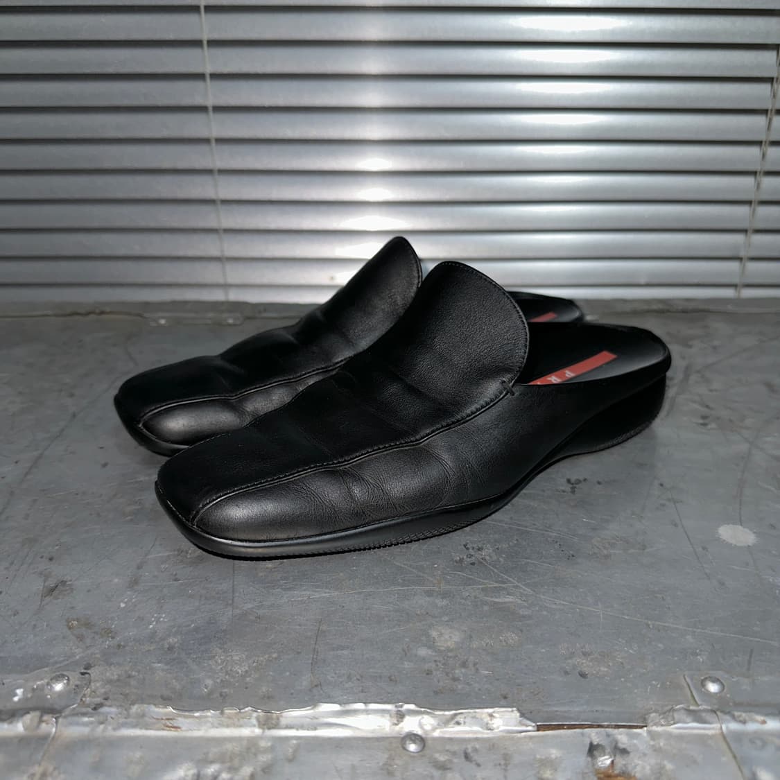 00s 블랙 프라다 스포츠 스퀘어 토 슬리퍼 뮬 상품이미지2