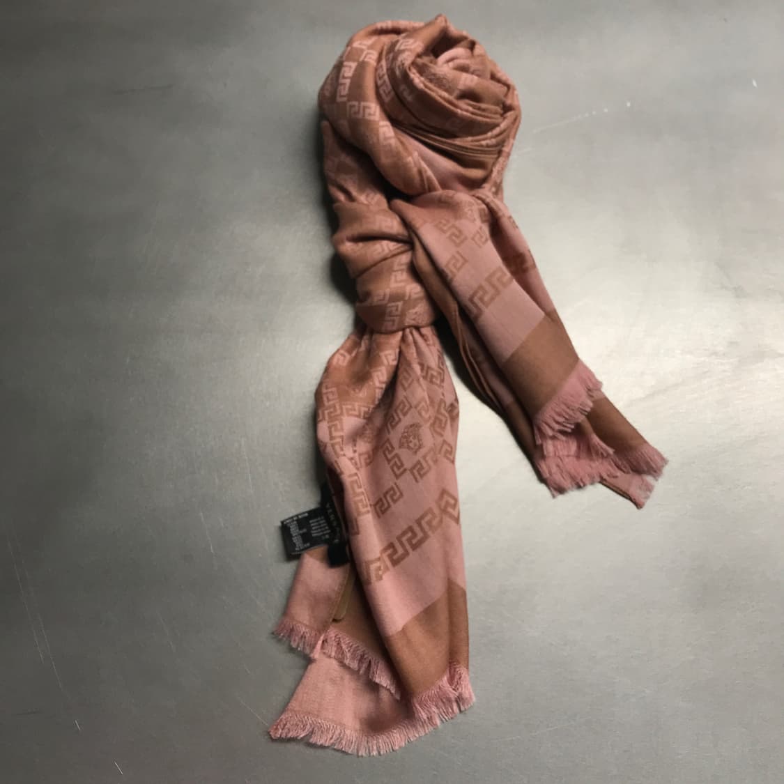 베르사체 실크 스카프 상품이미지1