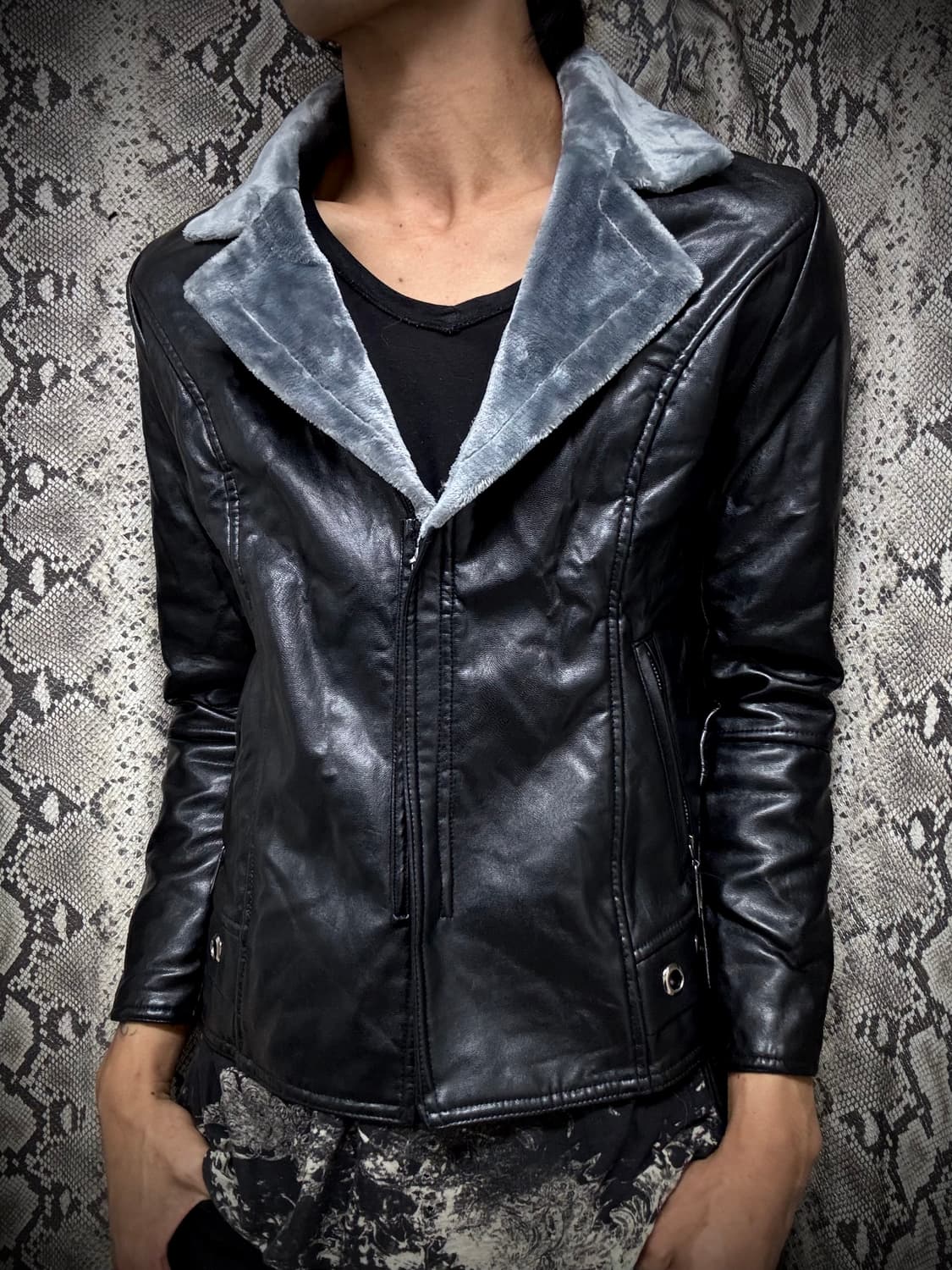 [00‘s]Dark Blue Fur Eyelet Detail Leathe 상품이미지4