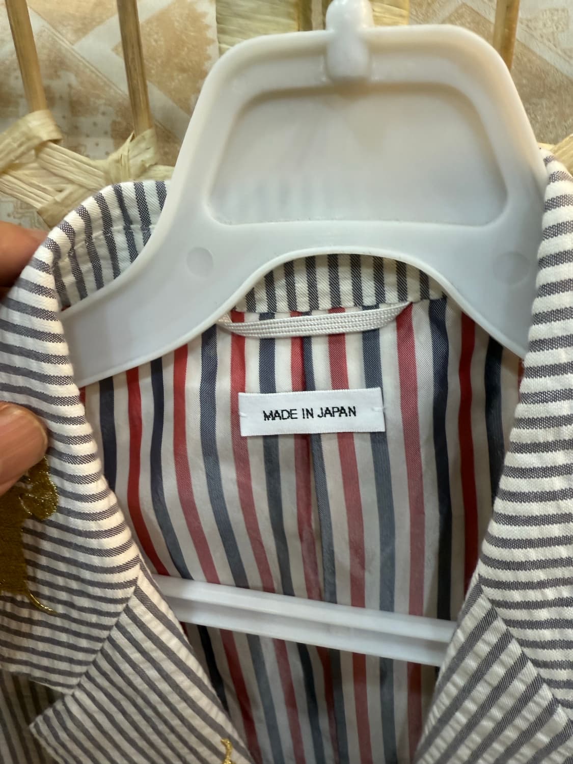 3/100 정품 톰브라운 골드도그 자수 버블 자켓 팝니다 상품이미지2