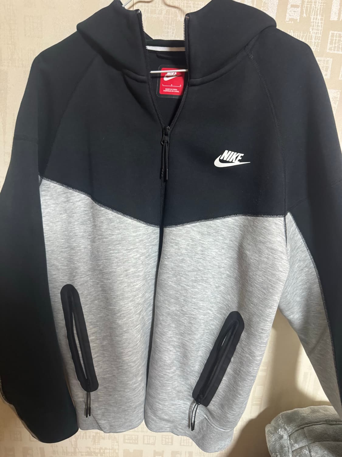 나이키 테크팩 그레이/블랙 희귀매물 팝니다 상품이미지2