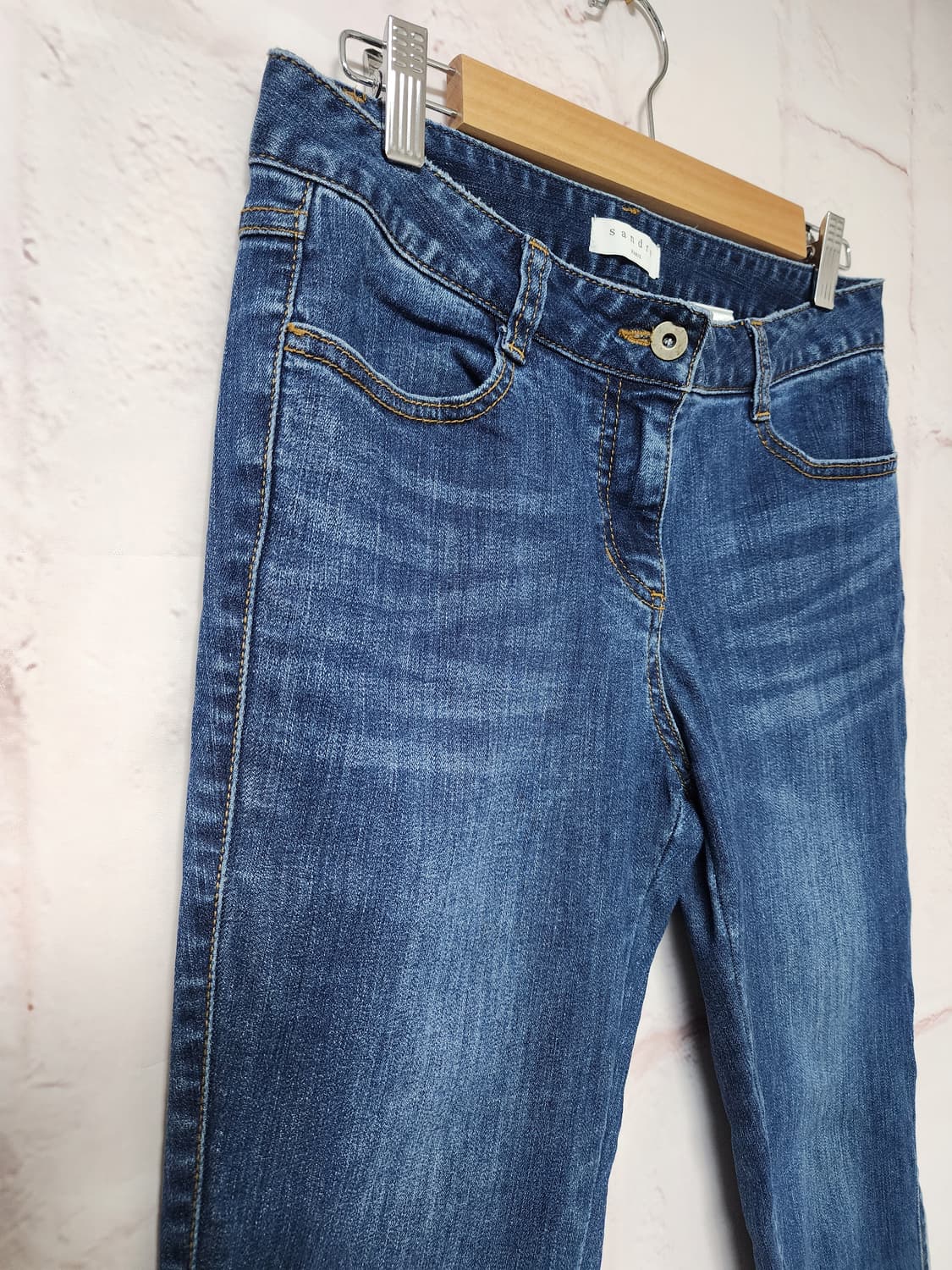 산드로 데님 부츠컷 청바지
컷팅 디테일이 살아있는 디자인입니다. 
스판으 상품이미지5