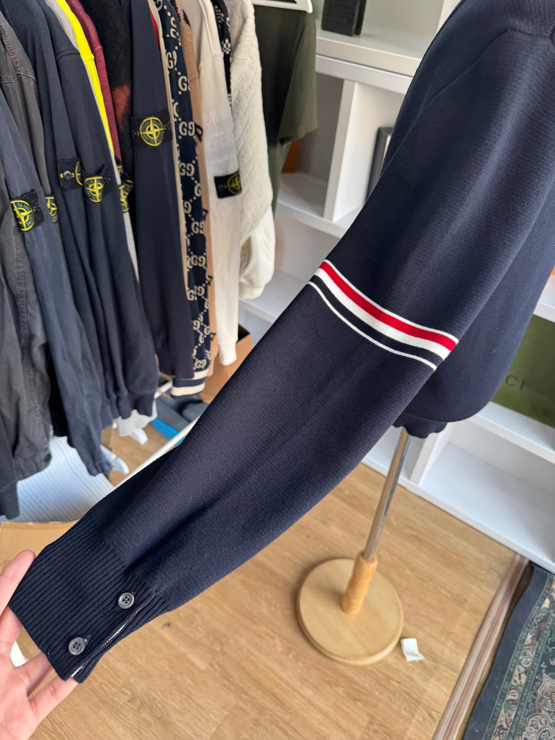 톰브라운 암밴드 밀라노스티치 가디건 상품이미지4