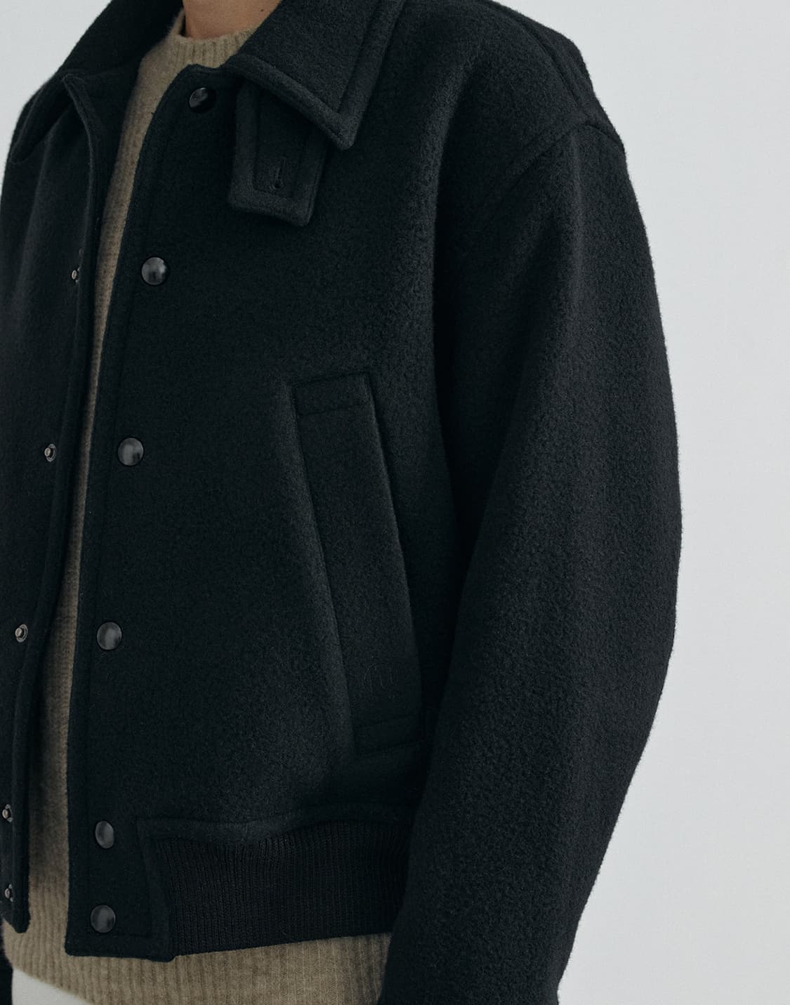 [L] 호이테 헷 스퀘어 봄버 자켓 블랙 상품이미지4