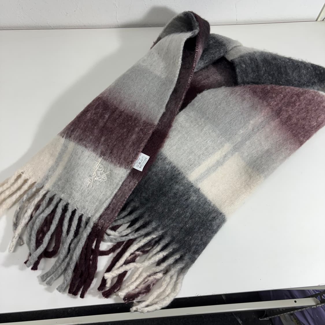 OS 레더리 배색 체크 브러쉬드 롱 머플러 상품이미지2