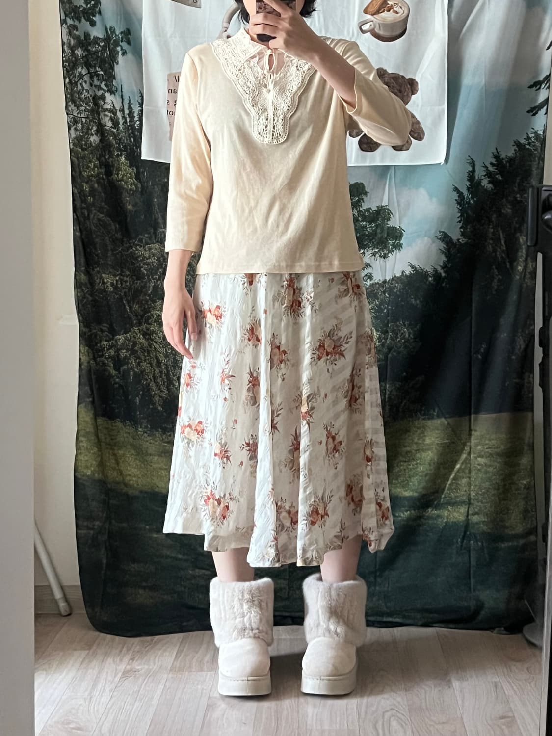 V-neck lace detail T-shirt, floral patte 상품이미지1