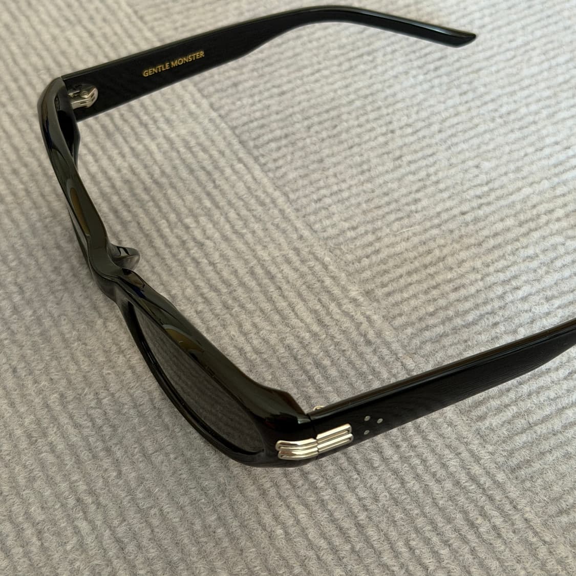 젠틀몬스터 키코 01 블랙 상품이미지4