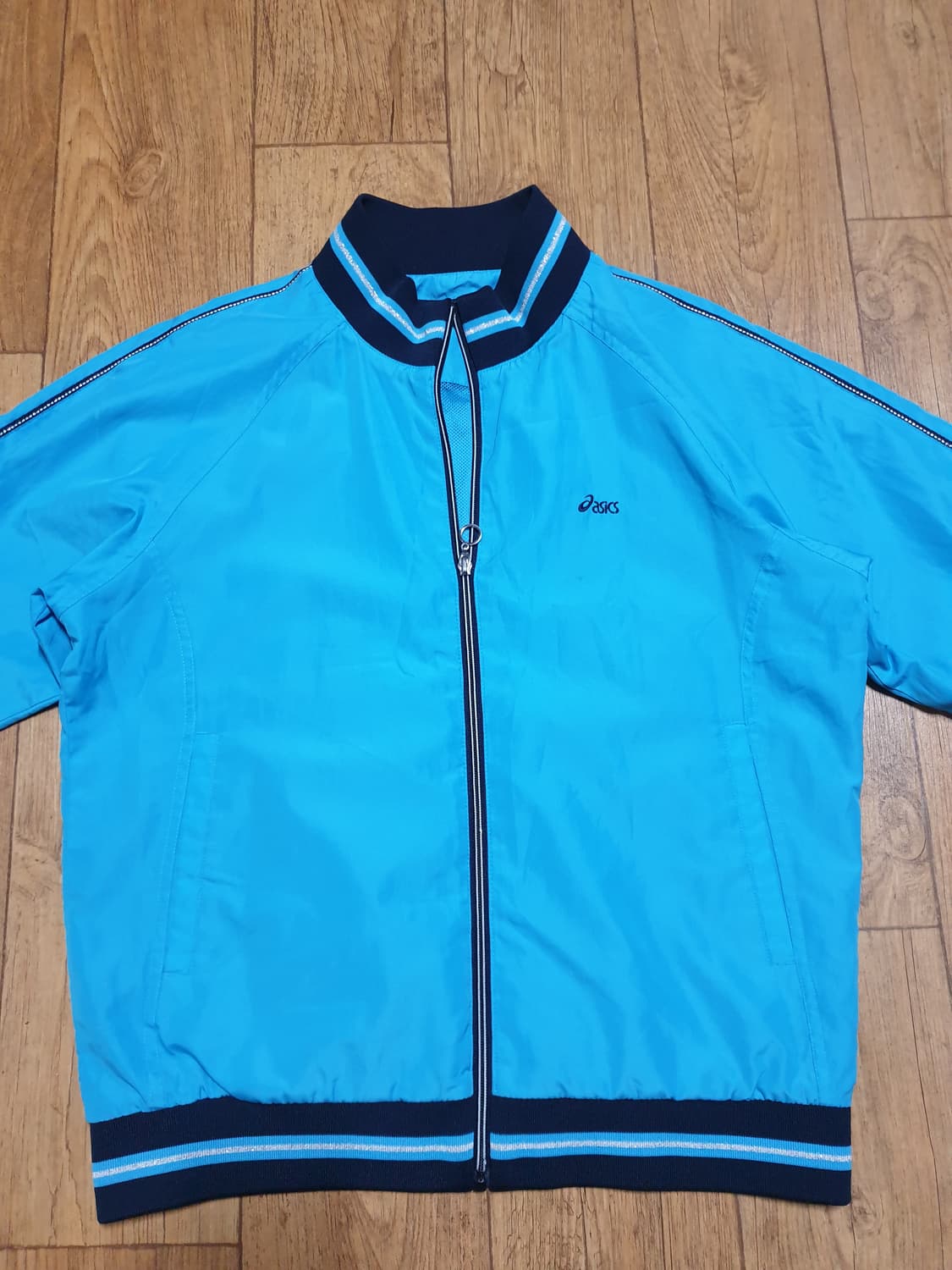 1137 아식스 운동복 바람막이 105 사이즈입니다 상품이미지1