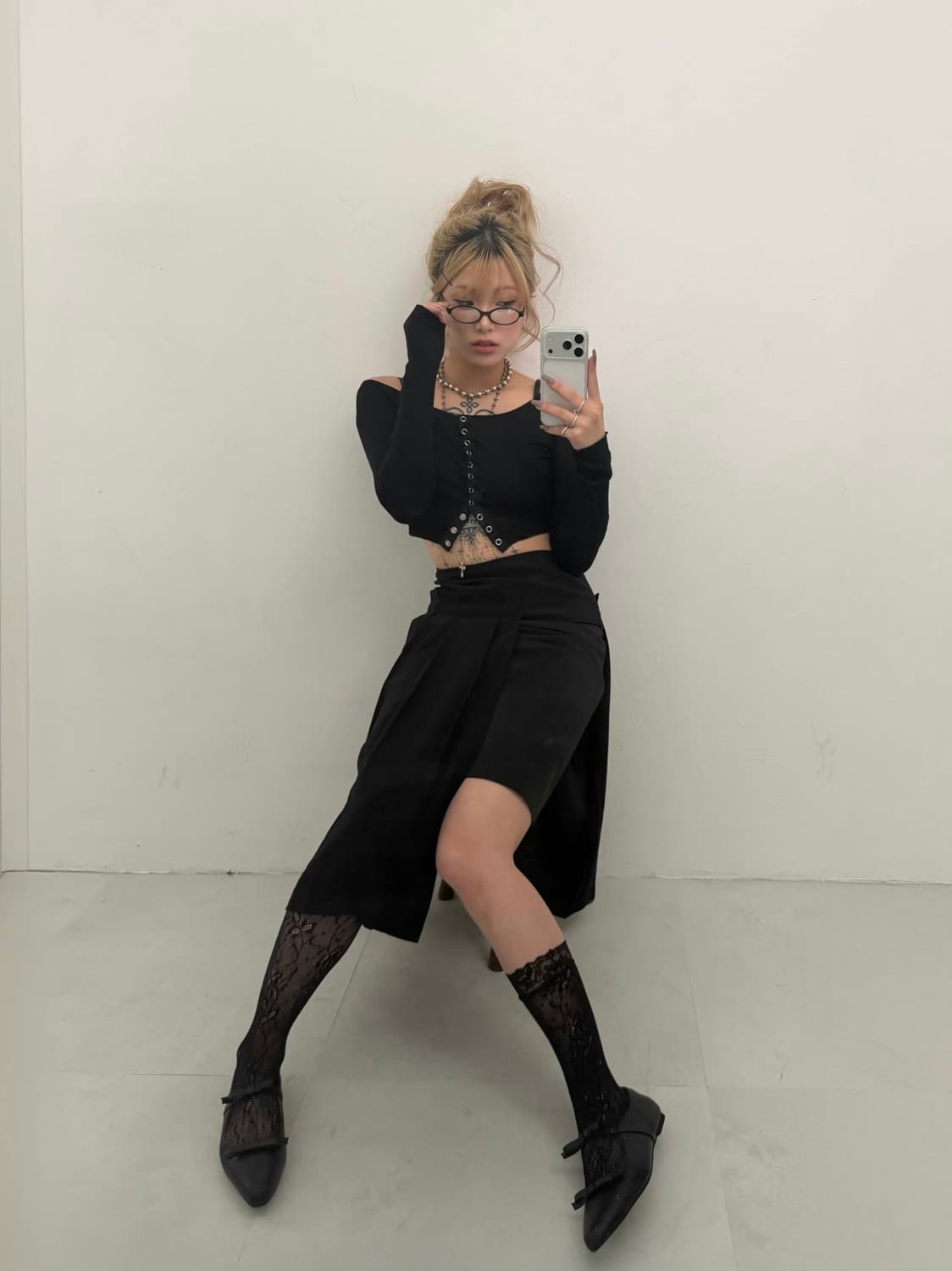 블랙 리벳 긴팔티  상품이미지1