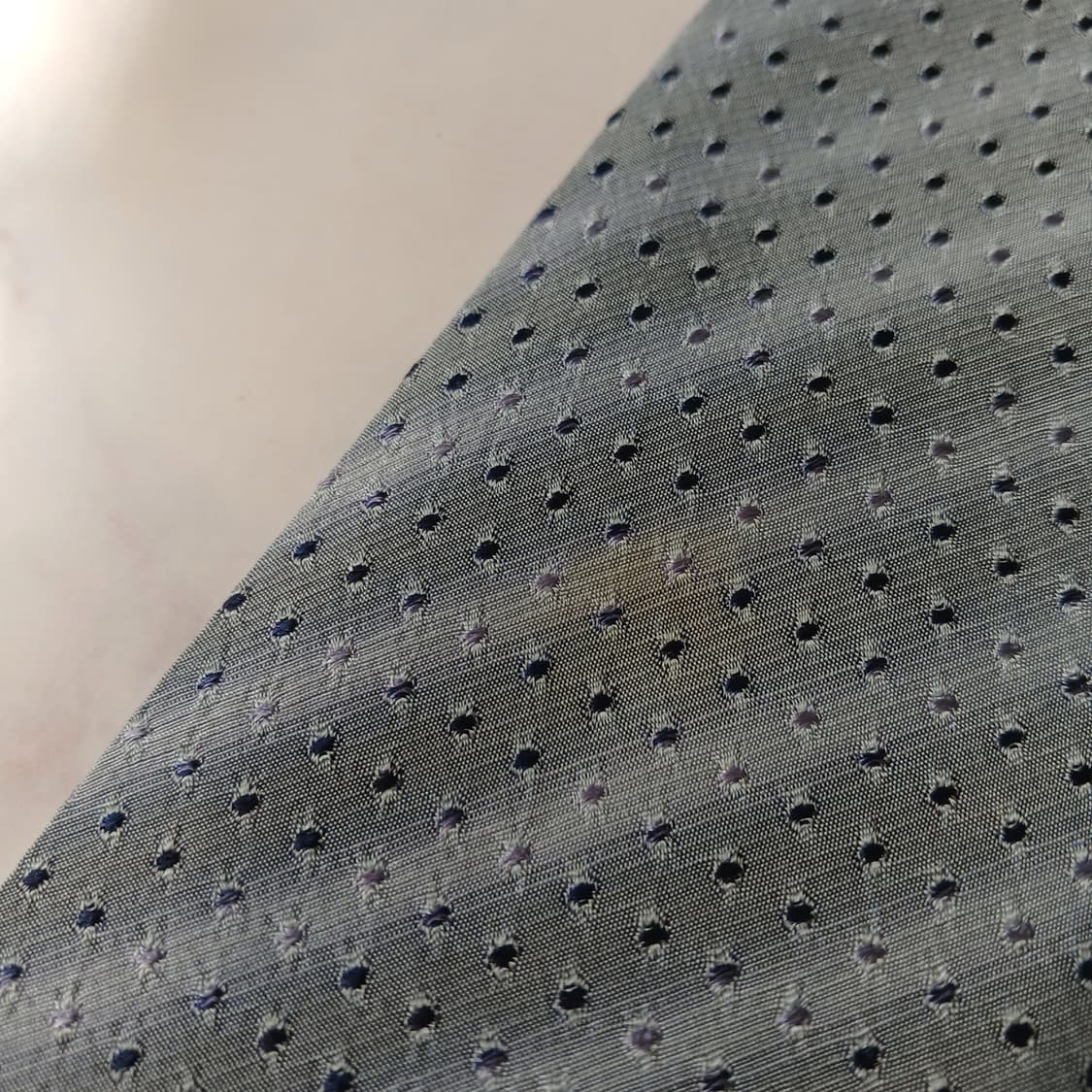 휴고보스 실크 라이트블루 도트 패턴 넥타이 9cm B등급 E761
 상품이미지9