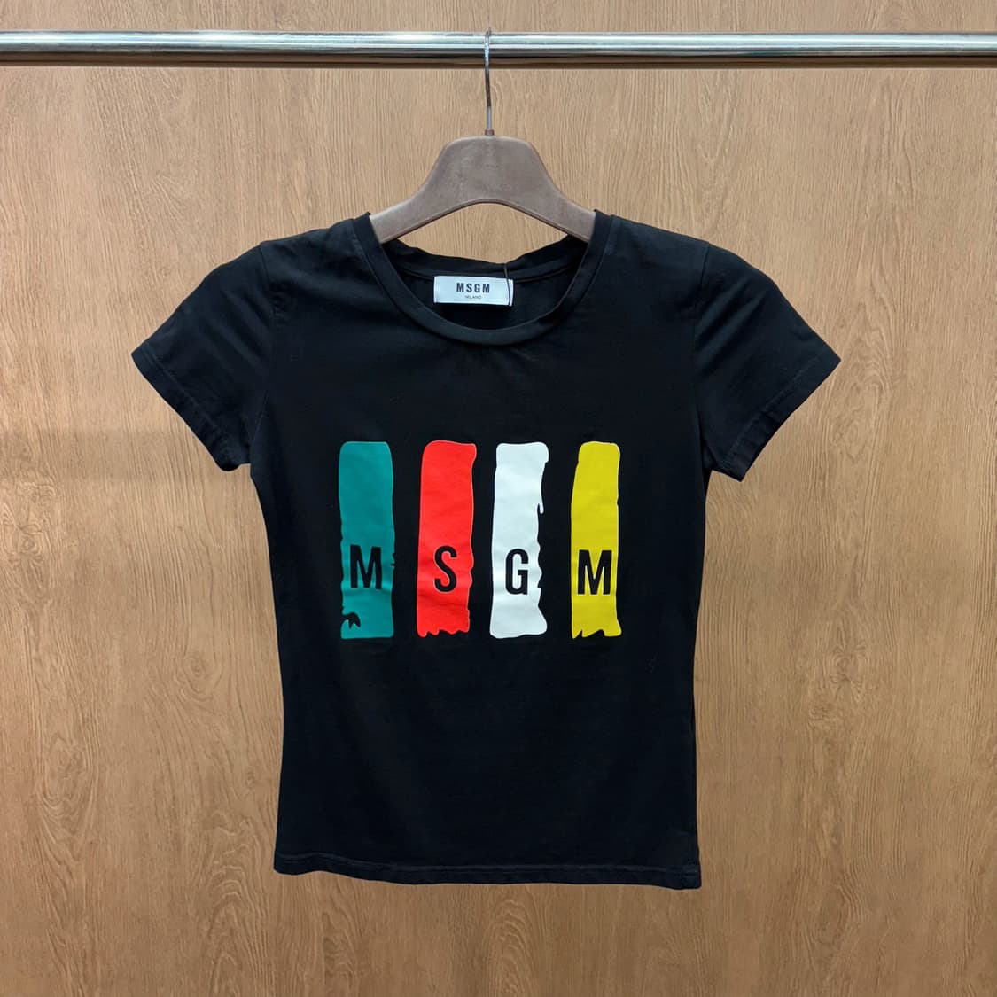 MSGM 라운드넥 반팔 티셔츠 브러시 스트로크 로고 프린팅 디테일 블랙 상품이미지2