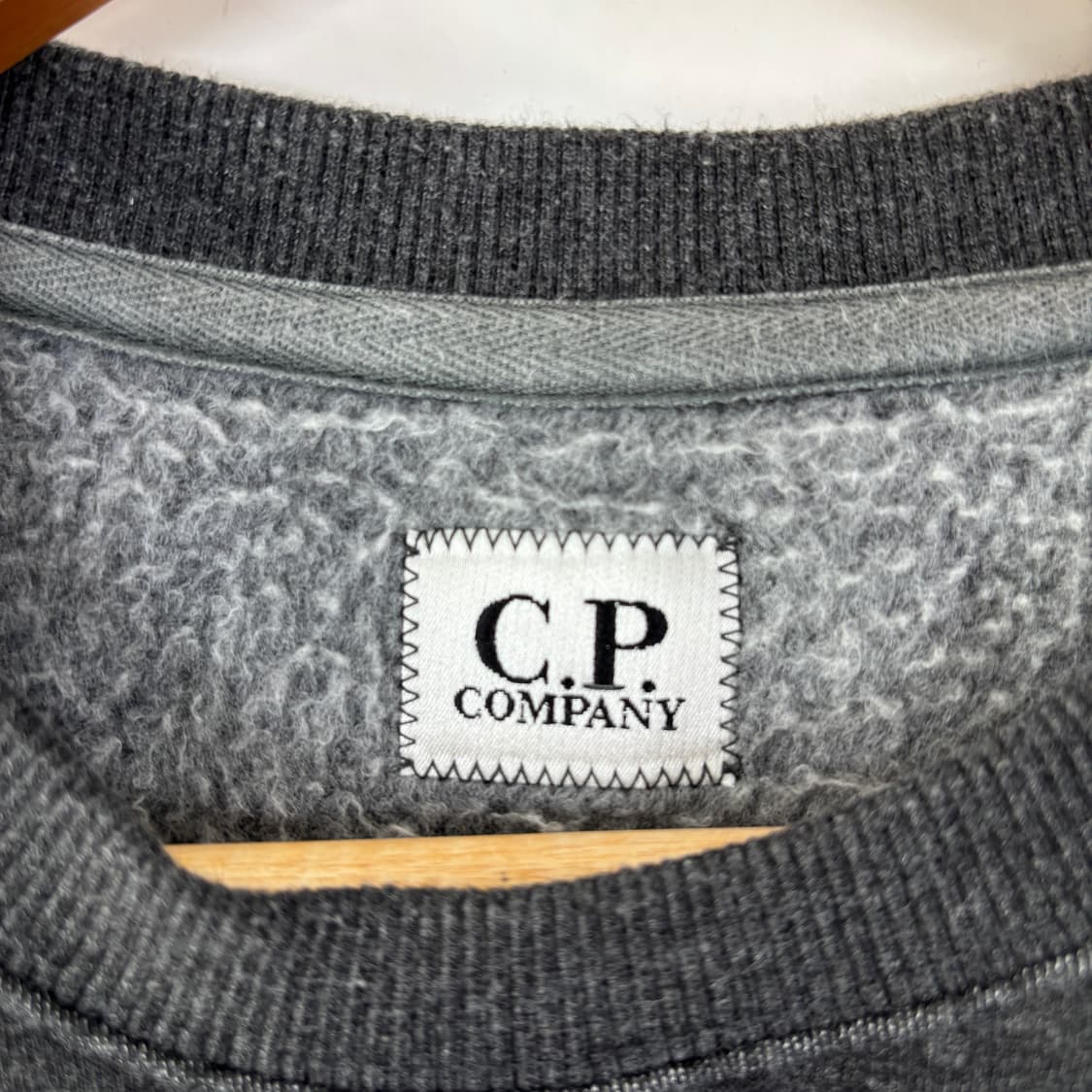 C.P compnay 씨피컴퍼니 고글 맨투맨 상품이미지5