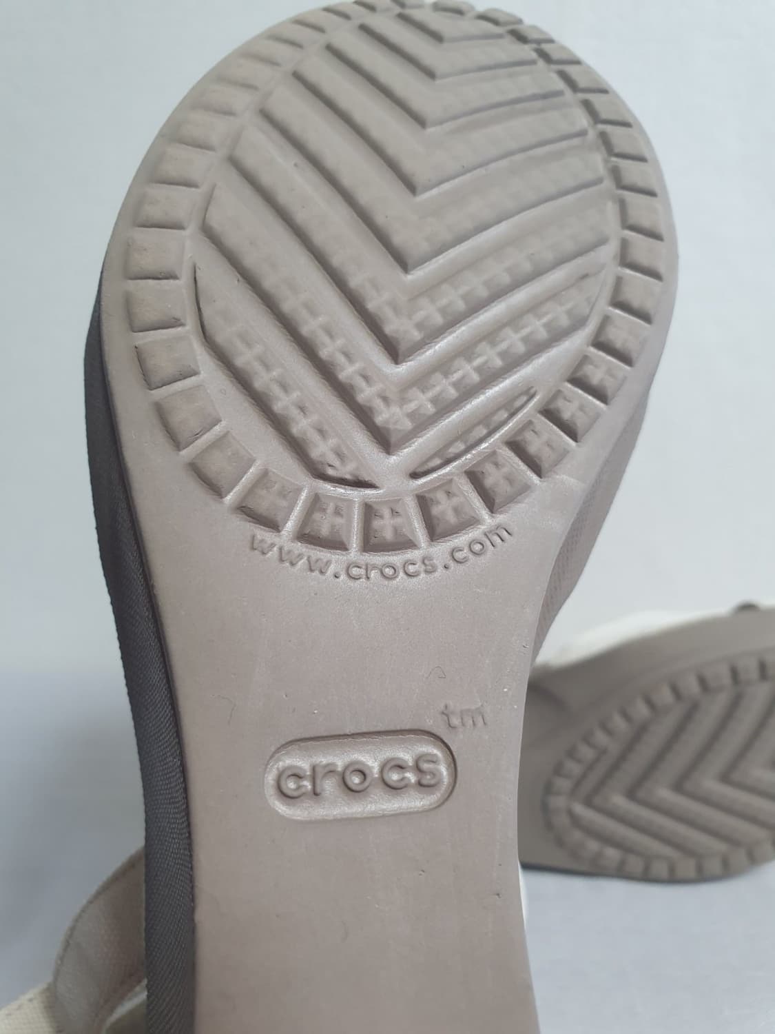 250mm 크록스 레이2 앵클 스트랩 웨지 샌들 오트밀 머쉬룸 상품이미지9