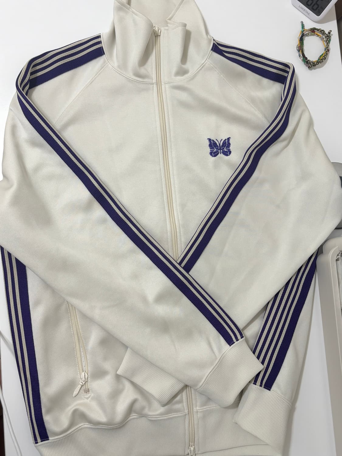 니들스 트랙자켓 아이스화이트 M 상품이미지1