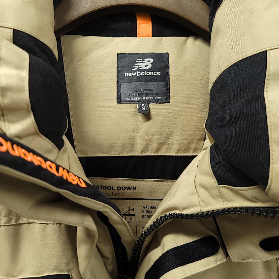 [95] 뉴발란스 베이지 패트롤 구스다운 패딩 상품이미지9