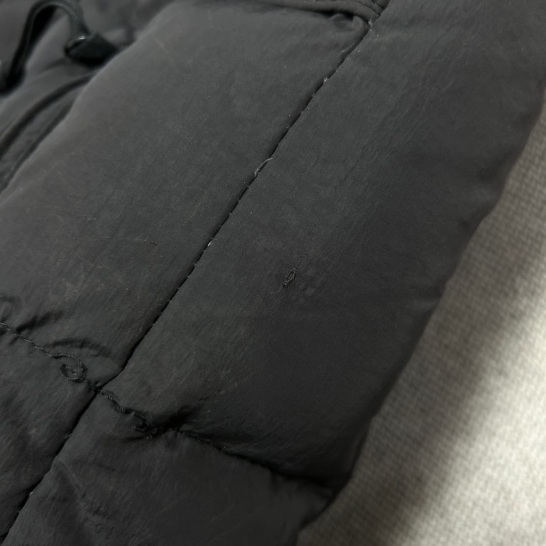 CP컴퍼니 덕다운 고글 패딩조끼(105) 상품이미지5