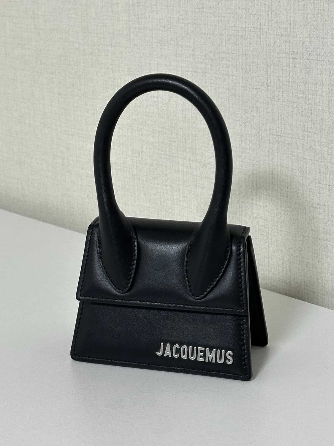 JACQUEMUS 르 치키토 옴므 크로스백 미니 상품이미지1
