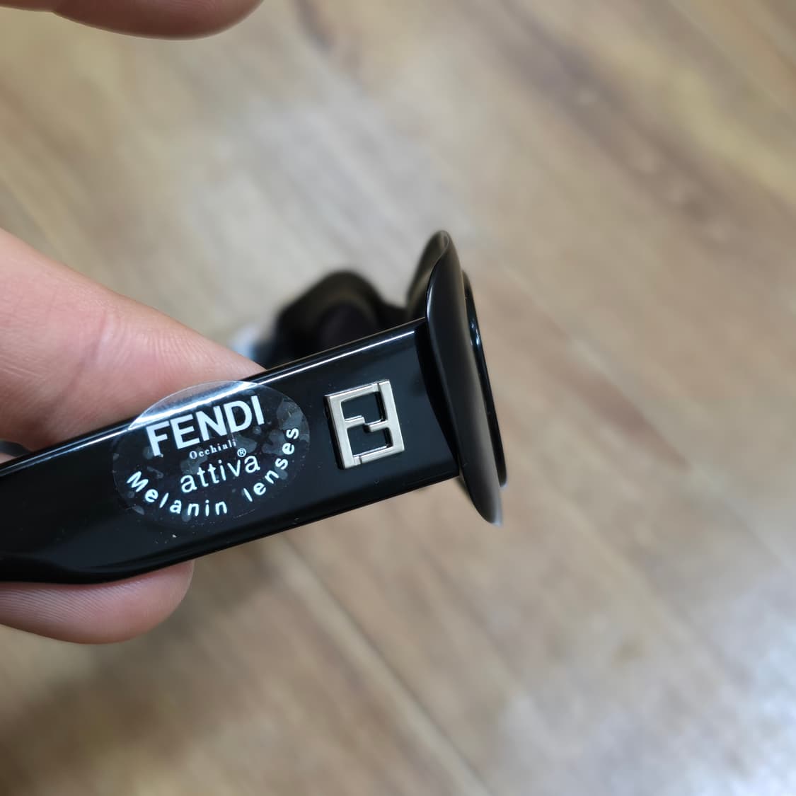 FENDI 펜디 선글라스 새상품 블랙 상품이미지3