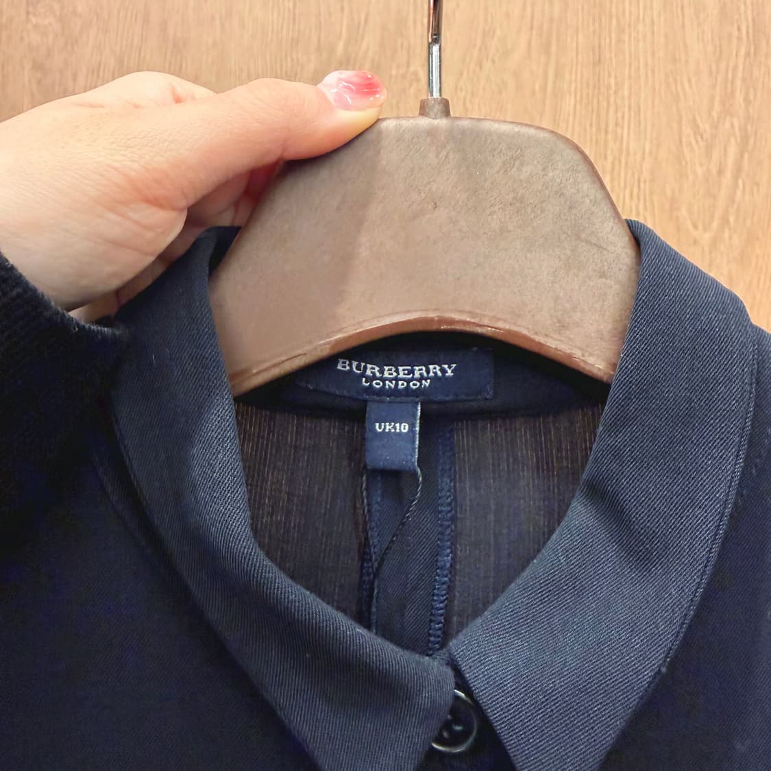 버버리 런던 클래식 셔츠 롱 원피스 히든 버튼 캡 소매 디테일 딥 네이비 상품이미지7