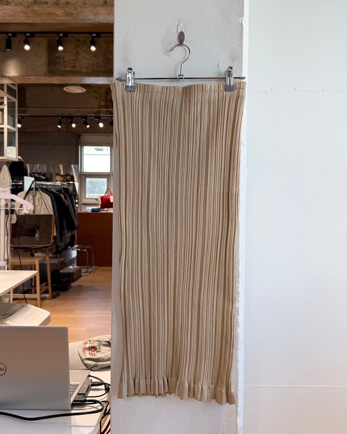 아크네 스튜디오 베이지 링컬 미디스커트 상품이미지5