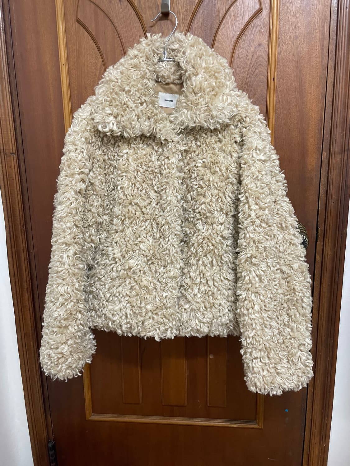 아워글래스 크림색 퍼자켓 뽀글이 상품이미지1