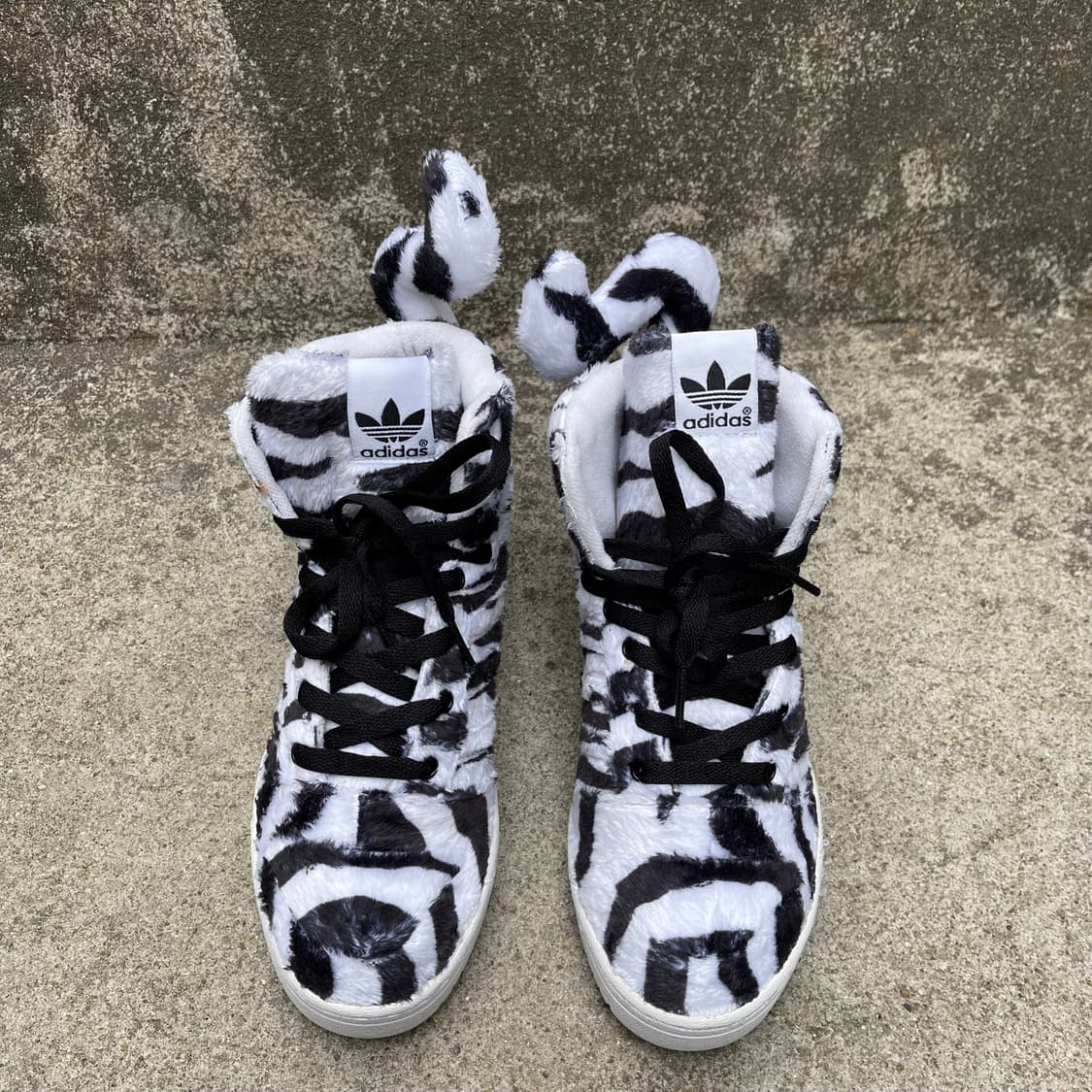 [240] Jeremy Scott White Tiger 스니커즈 상품이미지2