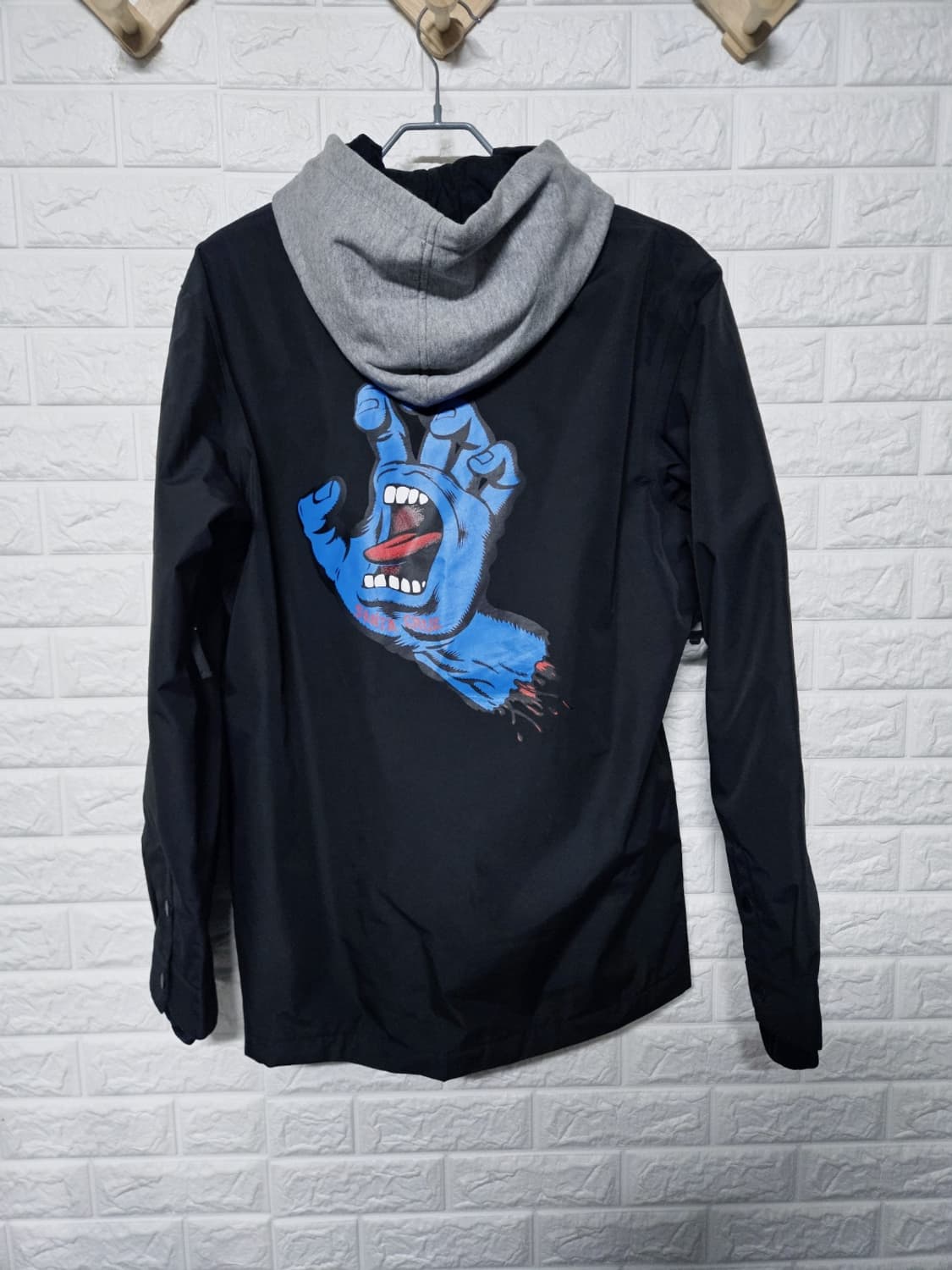 [L]AA하드웨어 X 산타크루즈 코치자켓 보드복 블랙 상품이미지3