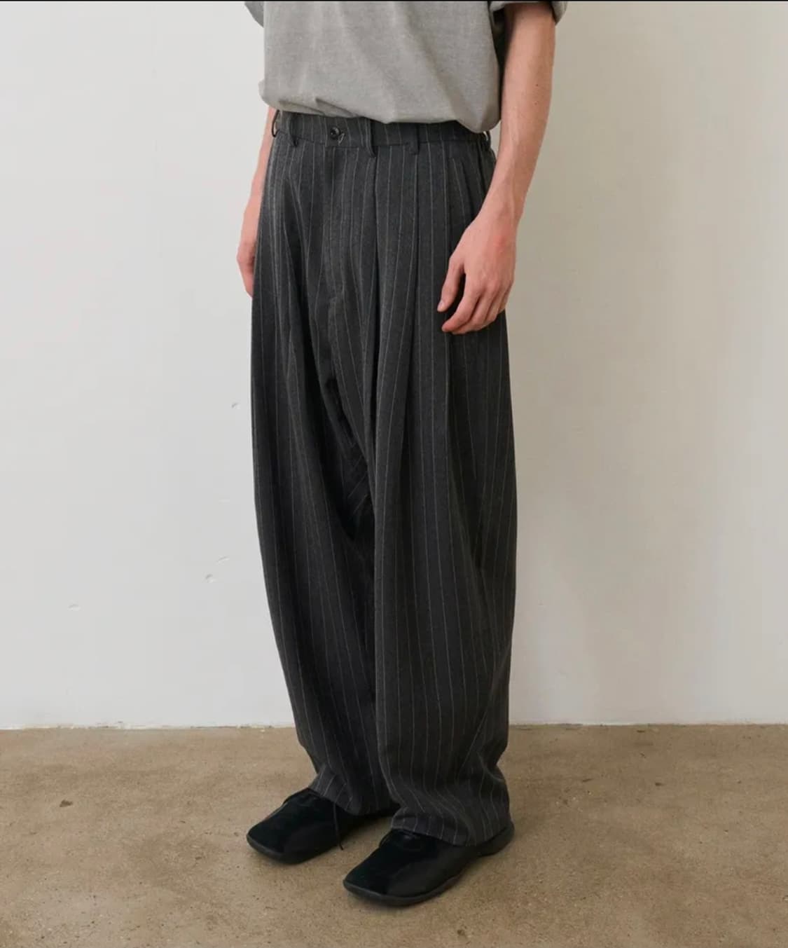 노운] wide tapered pants (stripe charcoal) 상품이미지2