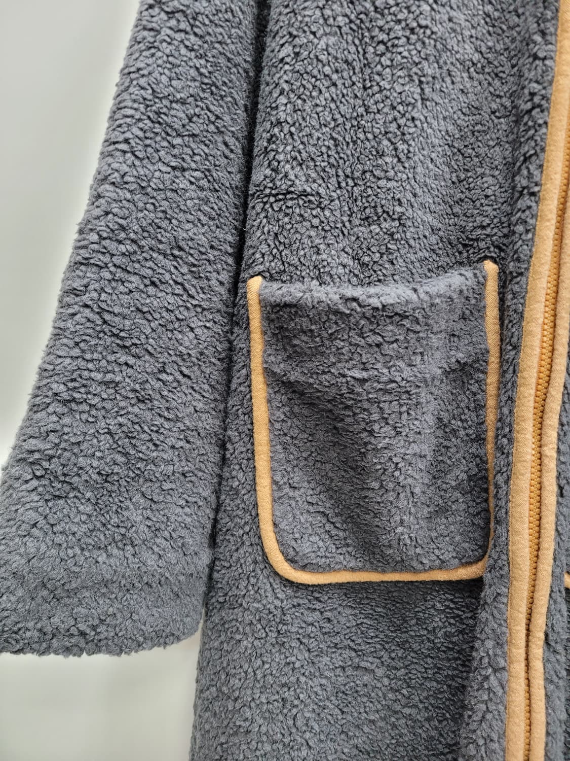 한섬 SJYP 20FW 쉐르파 포켓 플리스 후드 코트 / 여 M
 상품이미지5