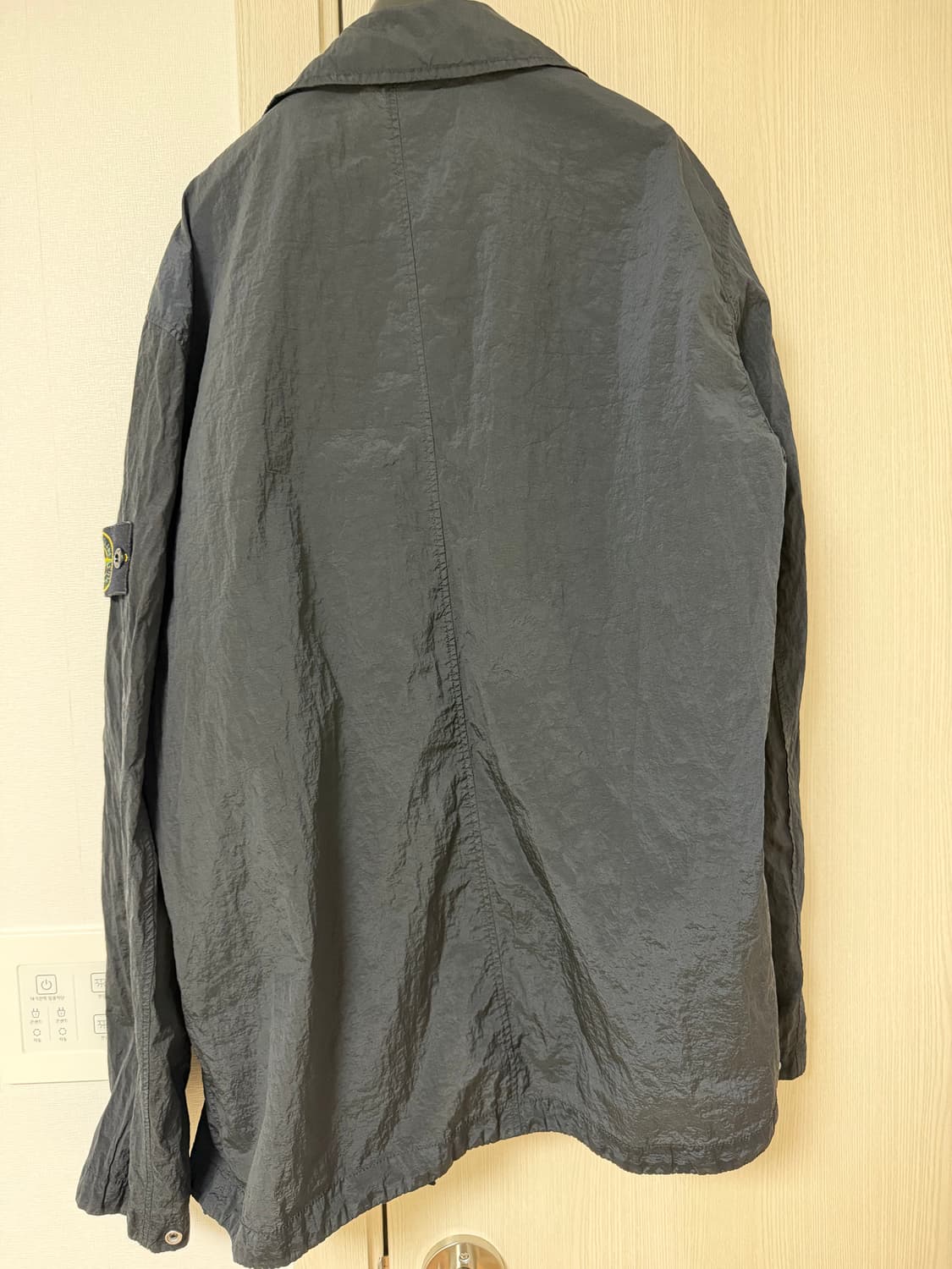 스톤아일랜드 와펜패치 나일론 메탈 집업 셔츠 781510929 V0029 상품이미지4