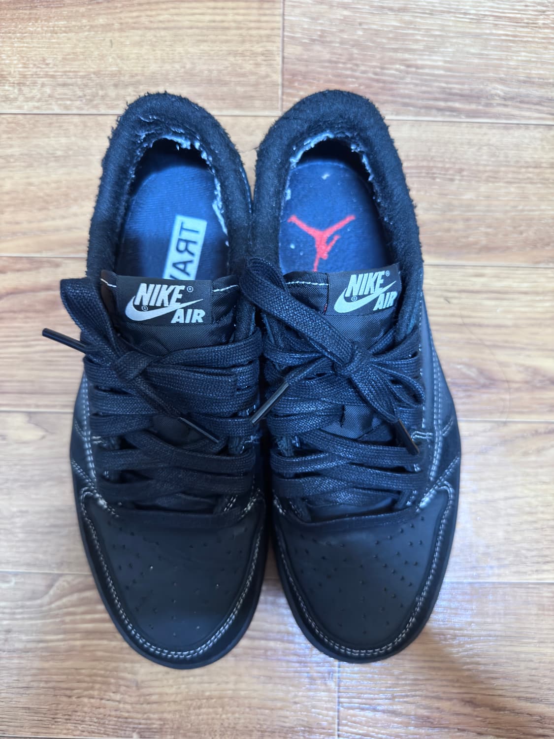 조던 1 트래비스 스캇 블랙 팬텀 (245) 상품이미지2