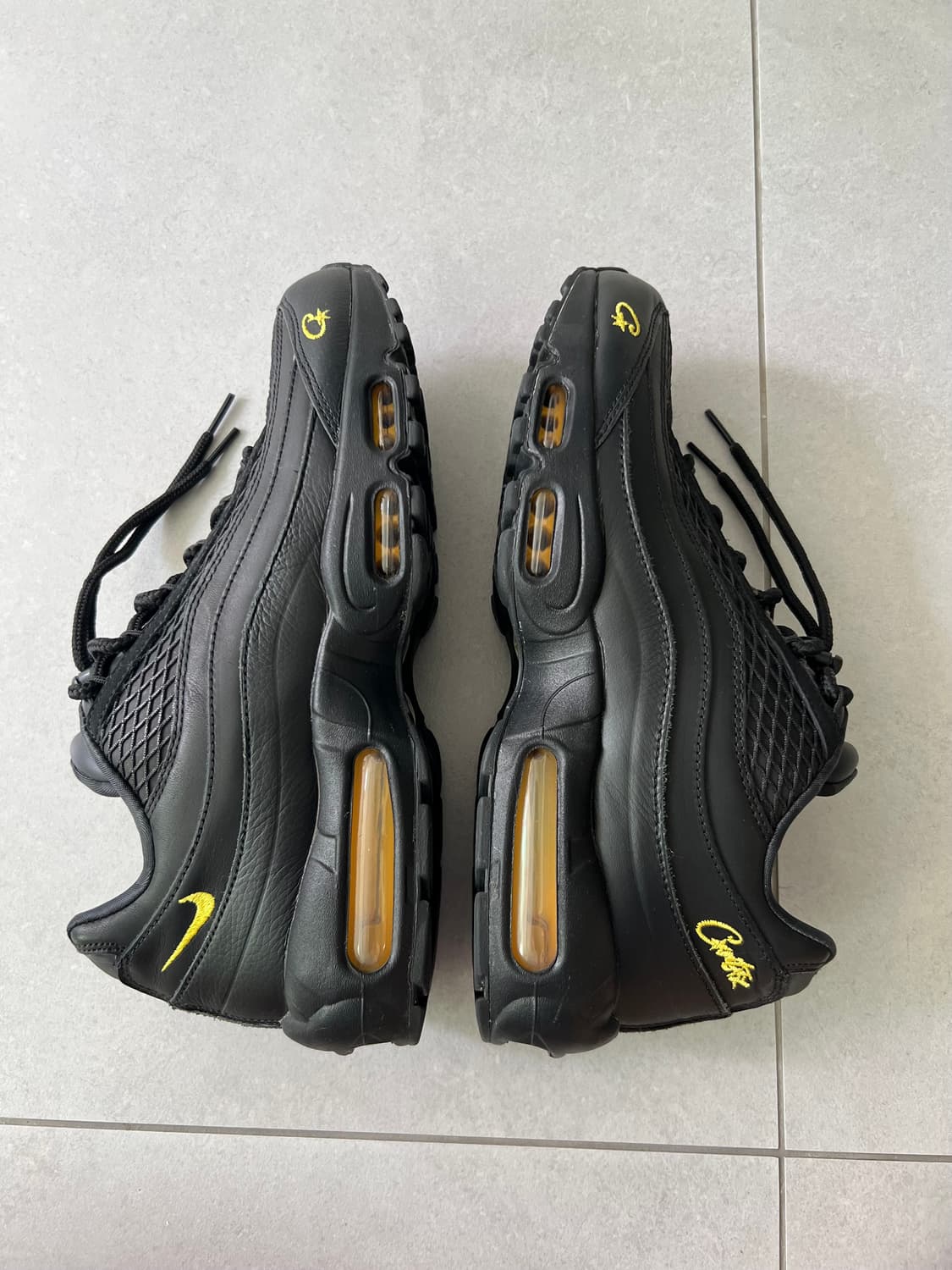 나이키 x 코르테이즈 에어맥스 95 블랙 앤 투어 옐로우 285 상품이미지4