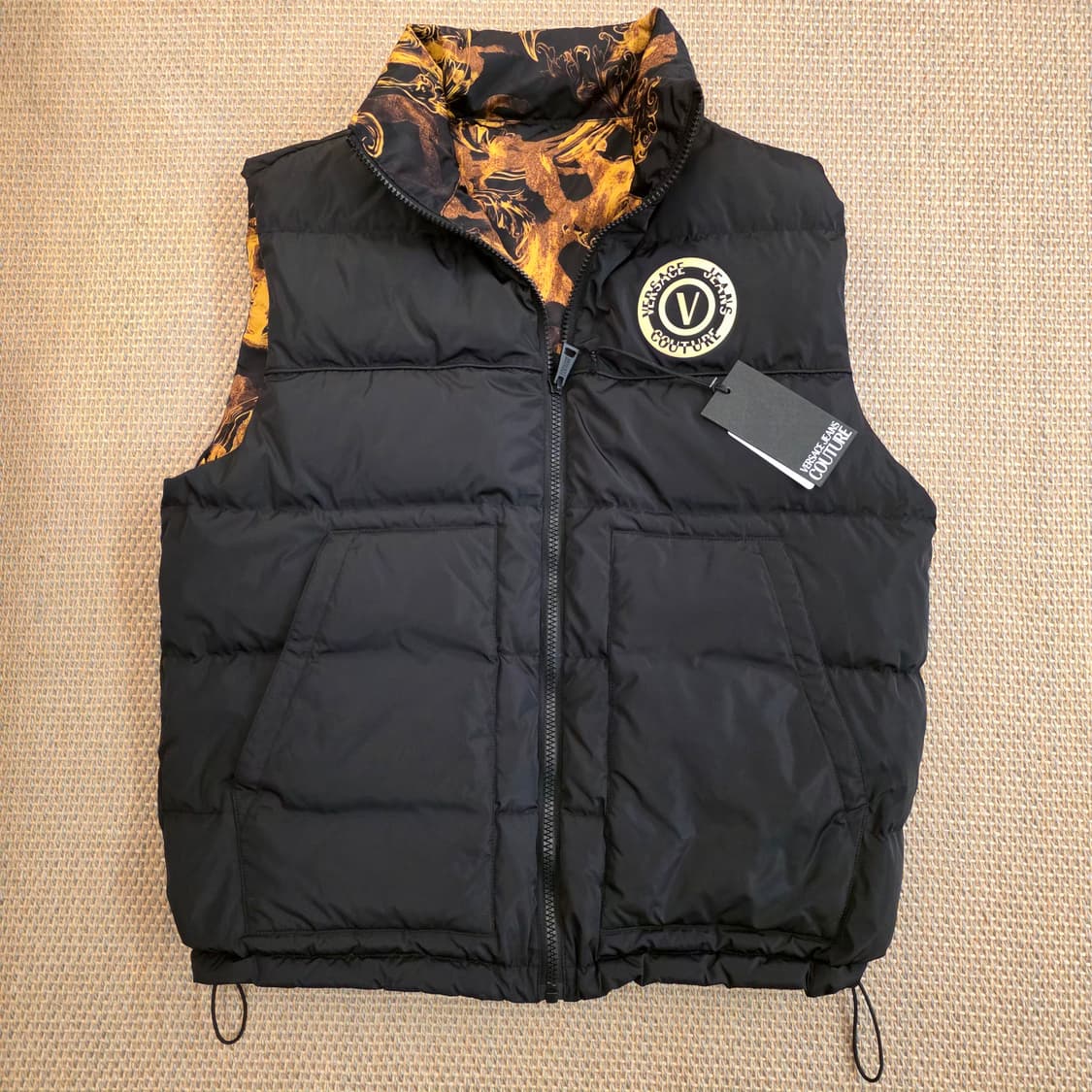 VERSACE 베르사체 리버시블 이탈리안 바로크 파이어 패턴 다운베스트 상품이미지9