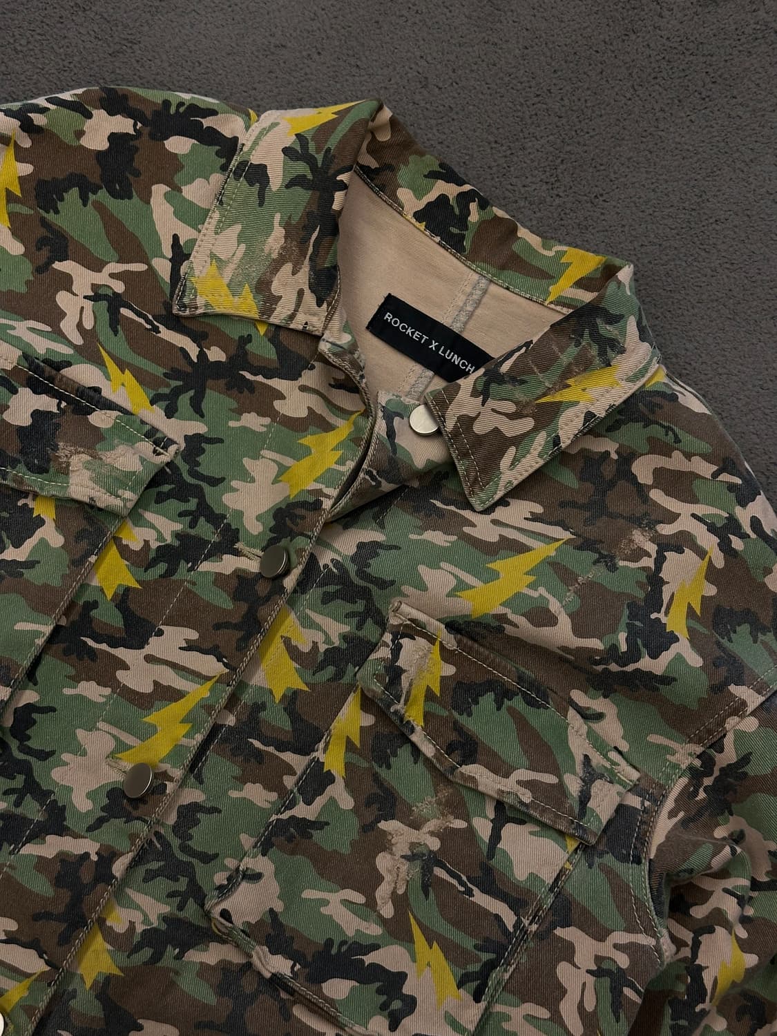 로켓 x 런치 카모플라쥬 자켓 처분  상품이미지2